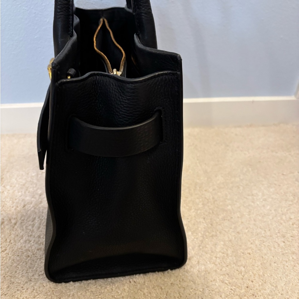 Tory Butch black purse. - Picture 6 of 11